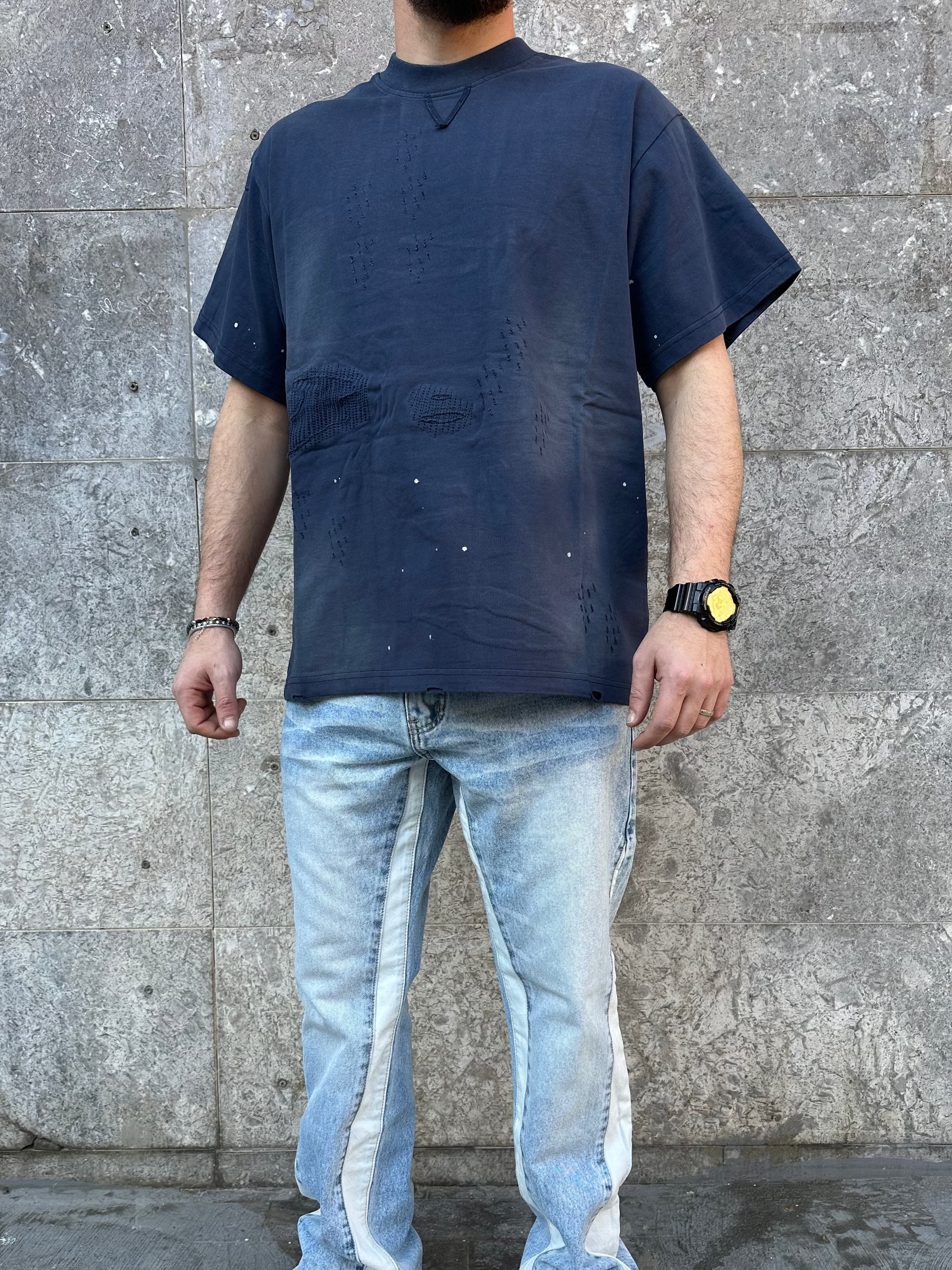 T-SHIRT OVER