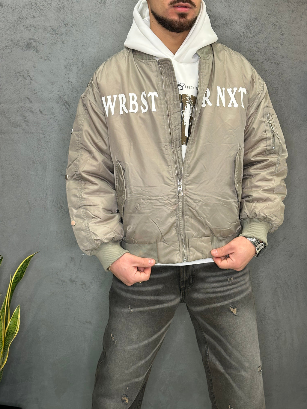 BOMBER