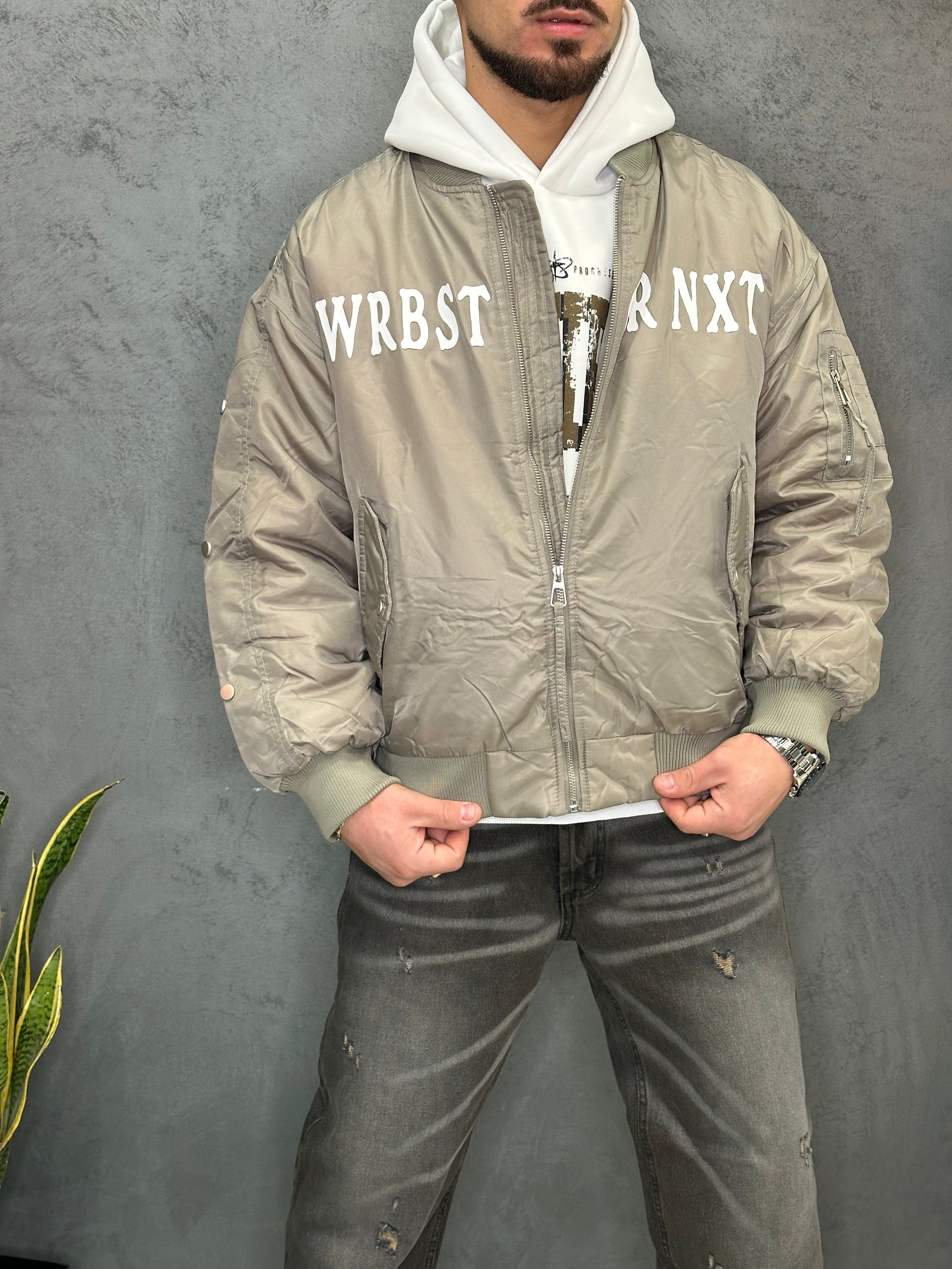 BOMBER